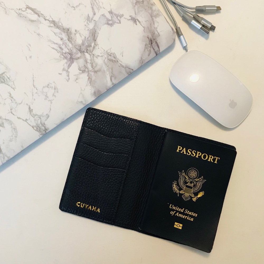 Cuyana Passport Case